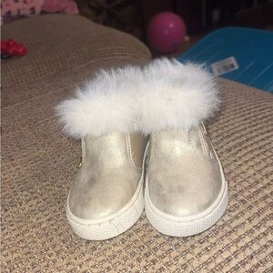 Gold Baby Shoes with White Fur Trim